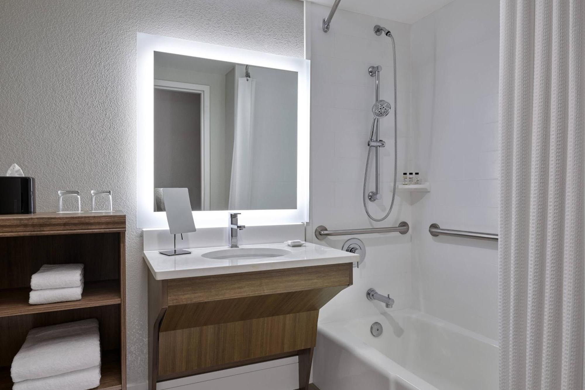 Delta Hotels By Marriott Chicago ווילוברוק מראה חיצוני תמונה